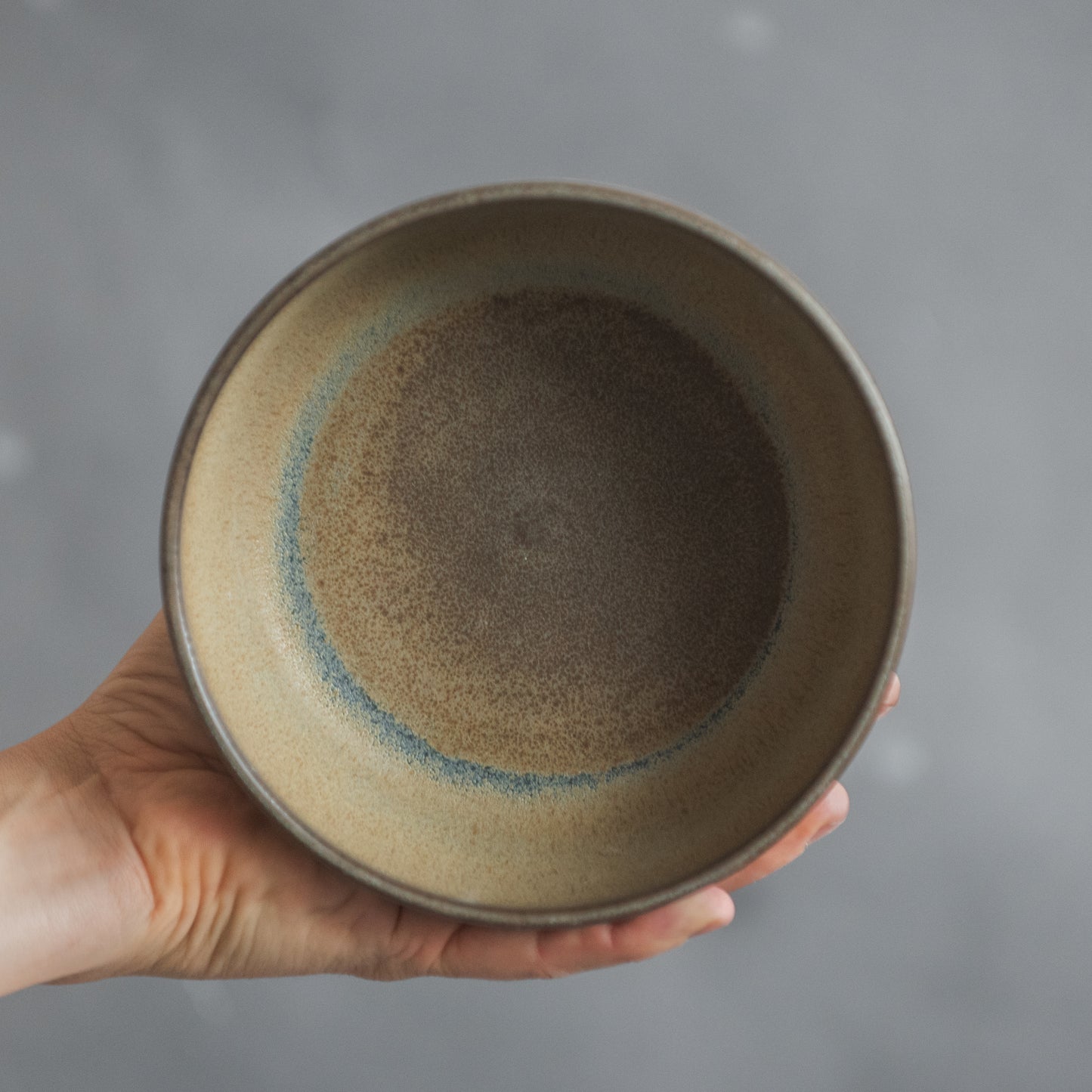 a set of 7 x 1250ml ramen or mixing bowls in dark green'n'brown