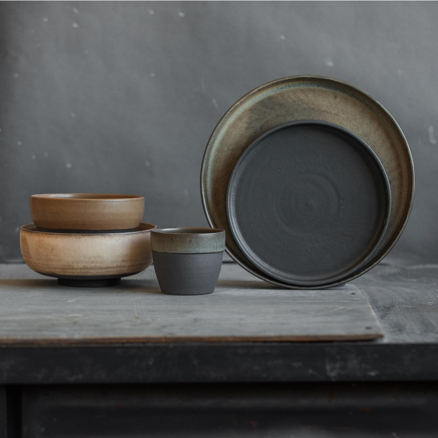 the dinnerware set for 2 people with shipping and US import duties included