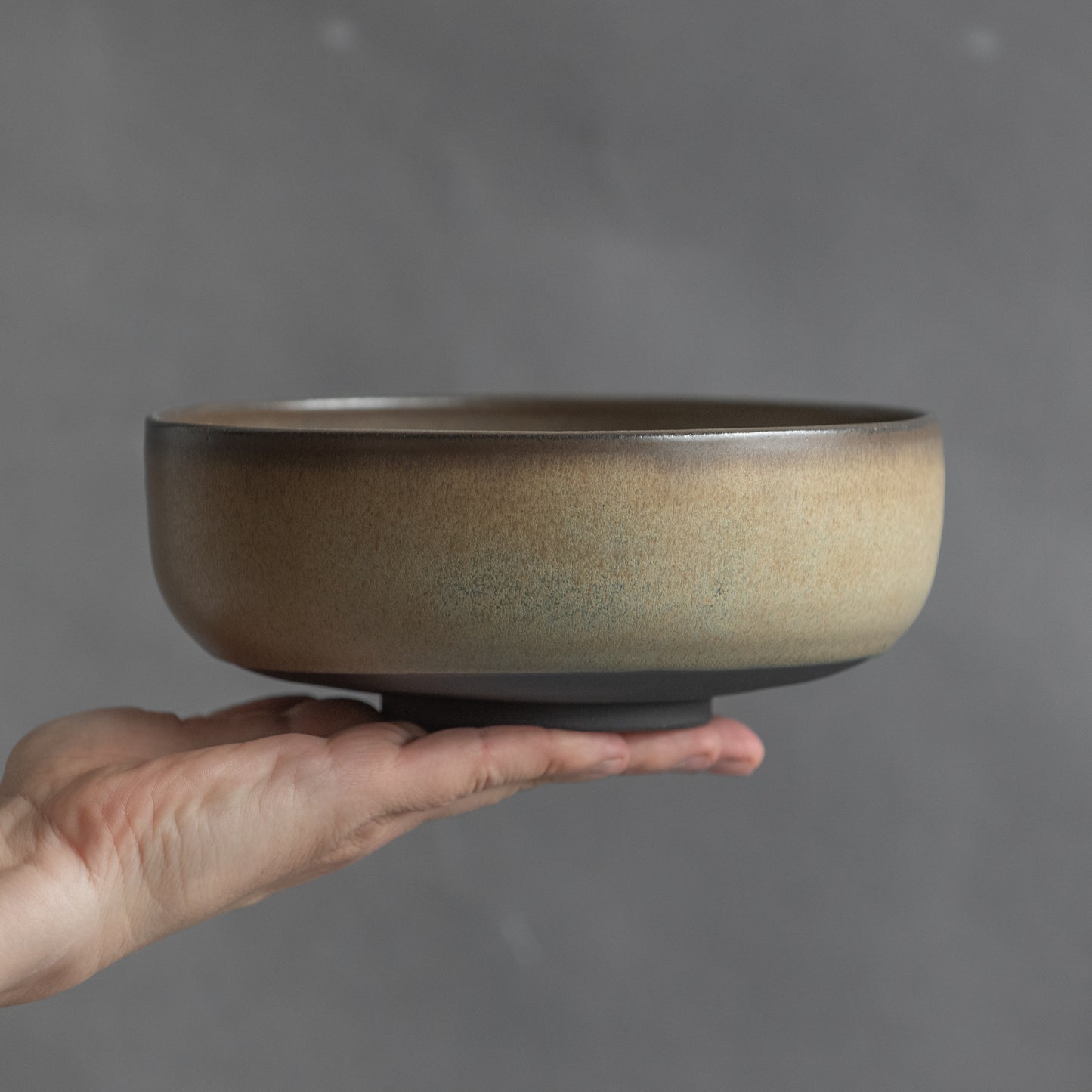 a set of 7 x 1250ml ramen or mixing bowls in dark green'n'brown