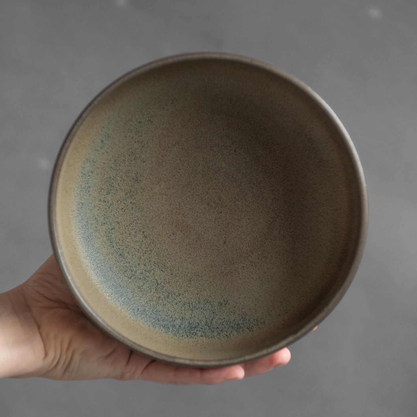 a set of 7 x 1250ml ramen or mixing bowls in dark green'n'brown