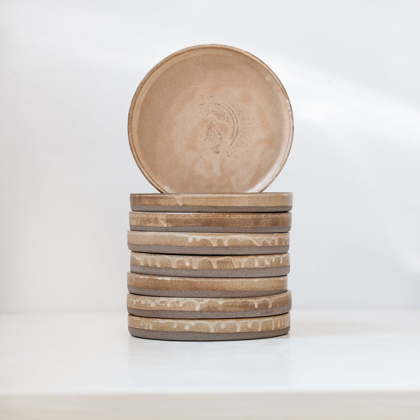 Set of 2 pasta bowls and 2 x 24cm plates