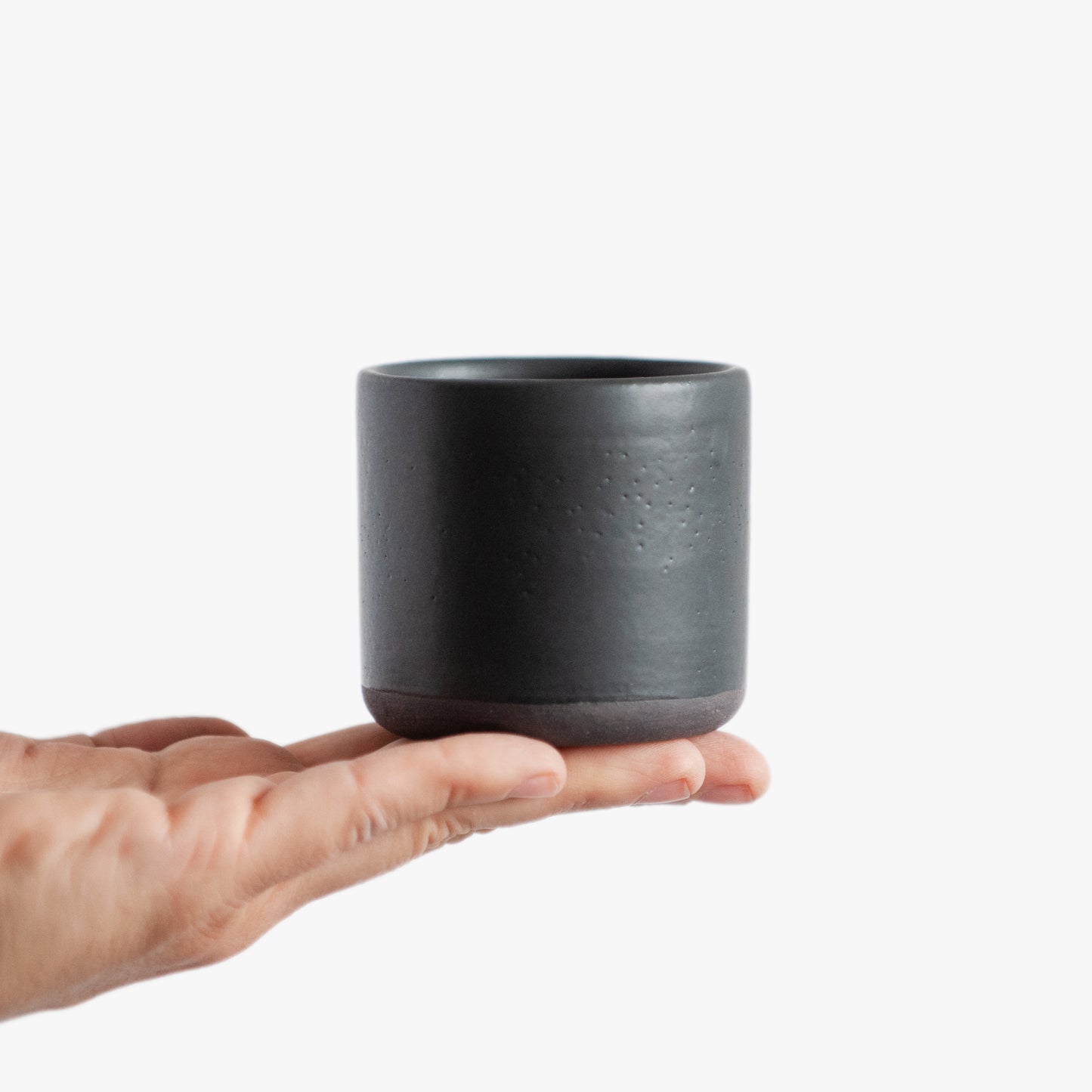 a set of 3 x cups and 1 x plate