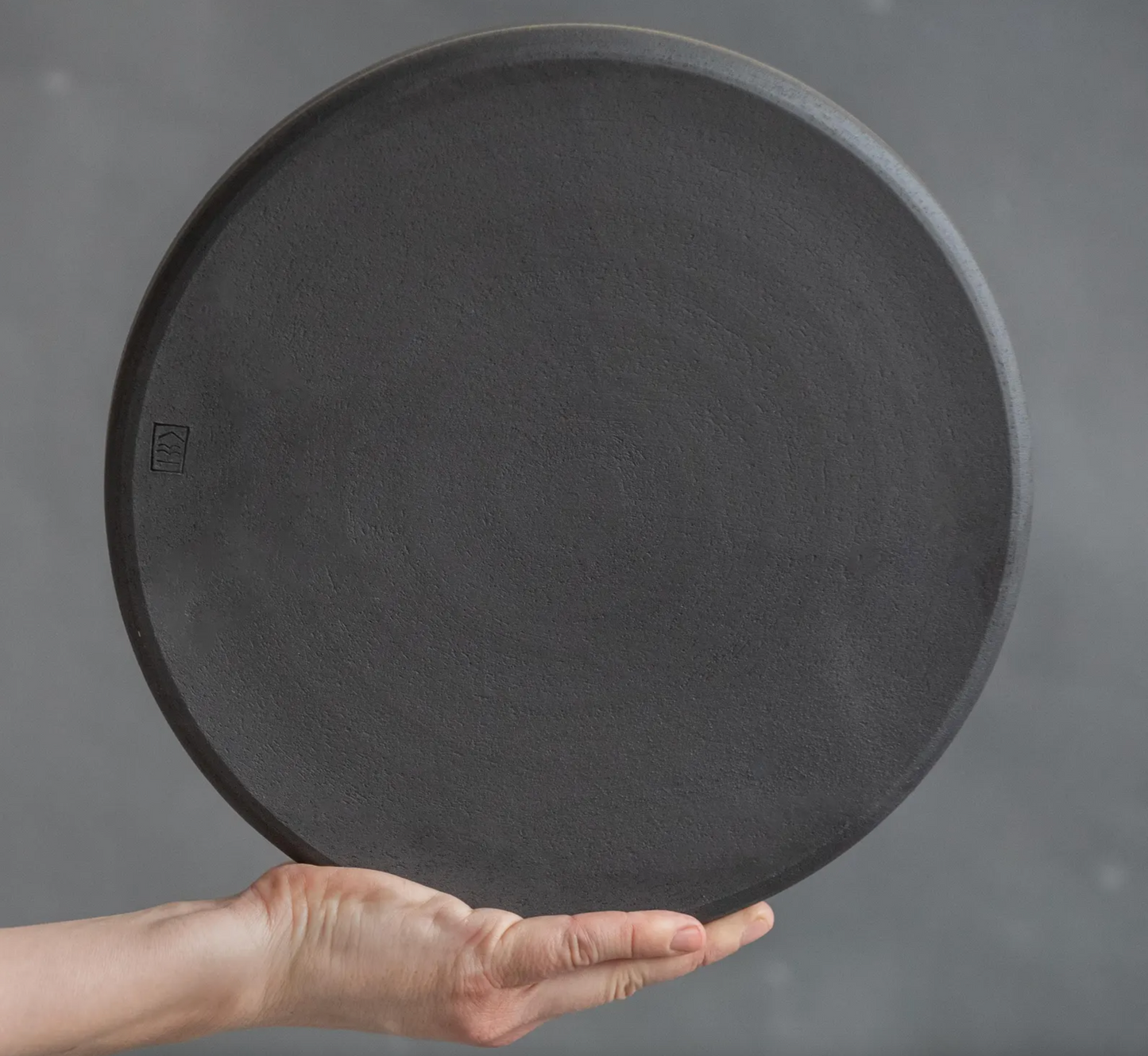 Set of 8 x 27cm plates, and 8 x 550ml bowls in dark green